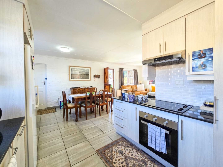 2 Bedroom Property for Sale in Stilbaai Wes Western Cape